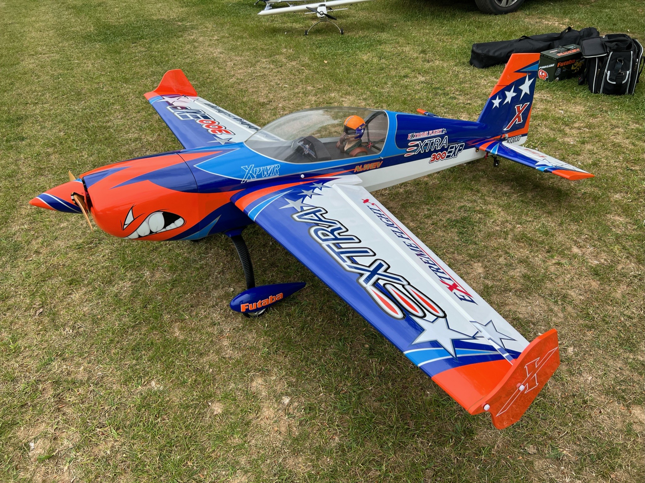 Extreme Flight Extra 300 85โ