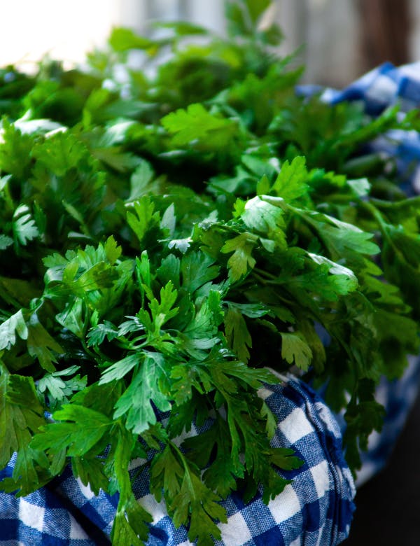 1 جرام بقدونس